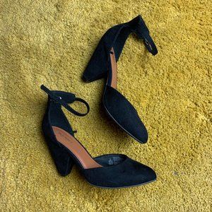 Black Mary Jane Pumps